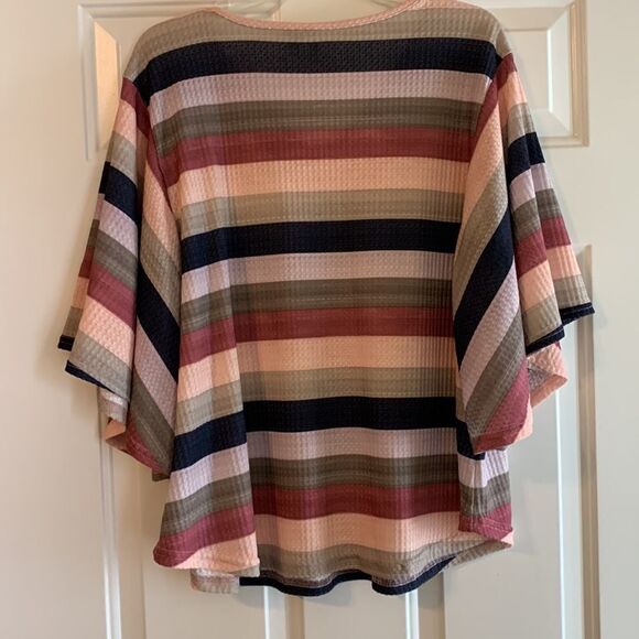EST 1946 Size XL short sleeve multi color stripe top - Picture 2 of 6